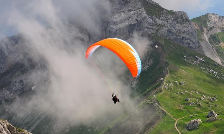 1463256766 paragliding in india 1438933021