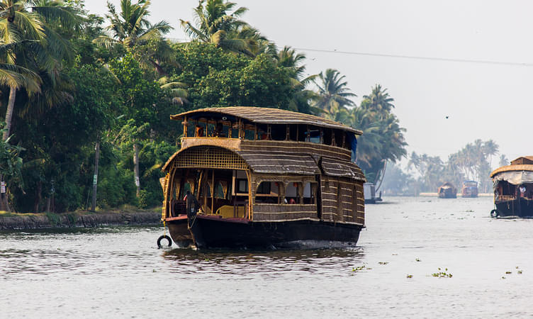 1493301611 1280px houseboat in alleppey (7057374293)