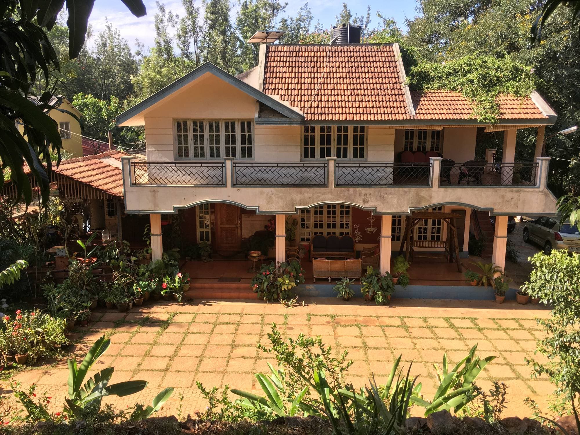 10 Homestays Near Kemmangundi: Get Upto 50% Off