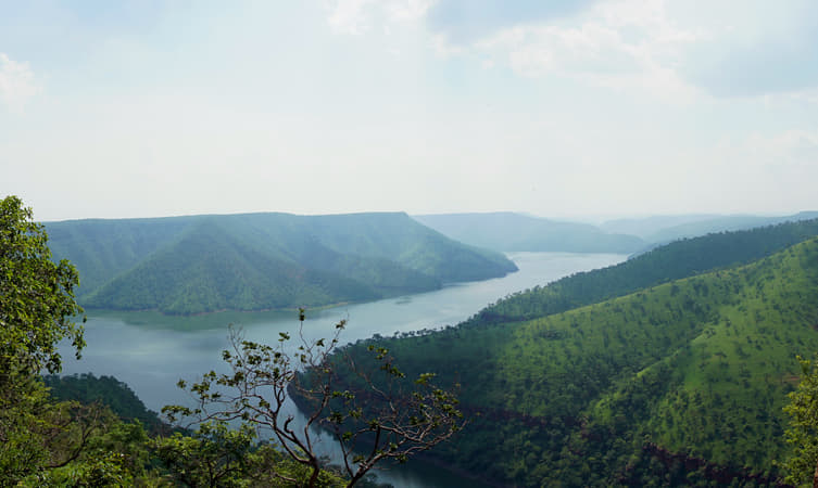 25 Places to Visit near Hyderabad | Weekend Getaways from Hyderabad