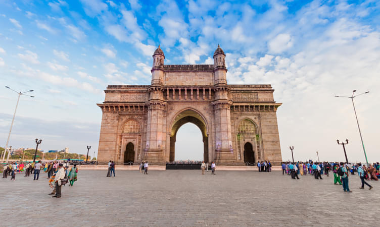 Gateway of India (25 km from Mumbai Airport)