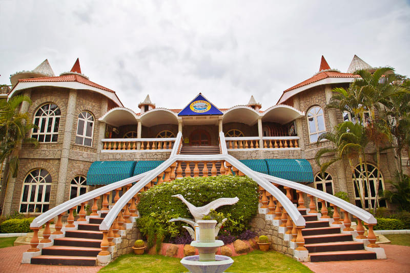 Day Outing at Celebrity Resort