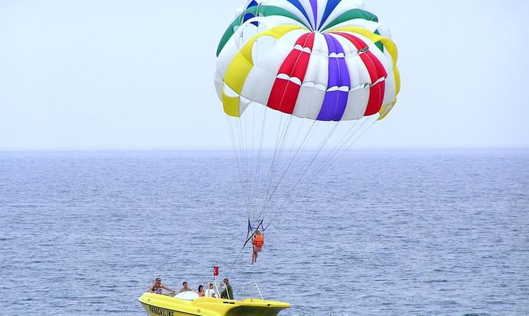 Winch Boat Parasailing At Mobor Beach In Goa - Flat 20% Off