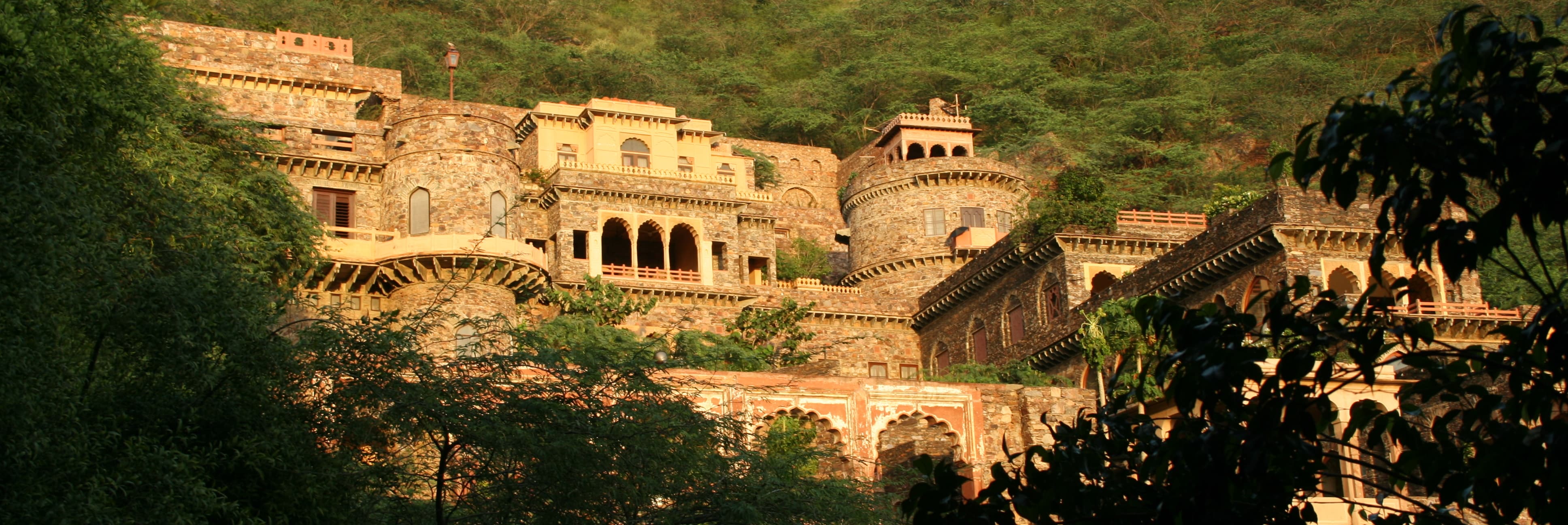 20 Places to Visit Near Delhi Within 200 Kms (With Distance)