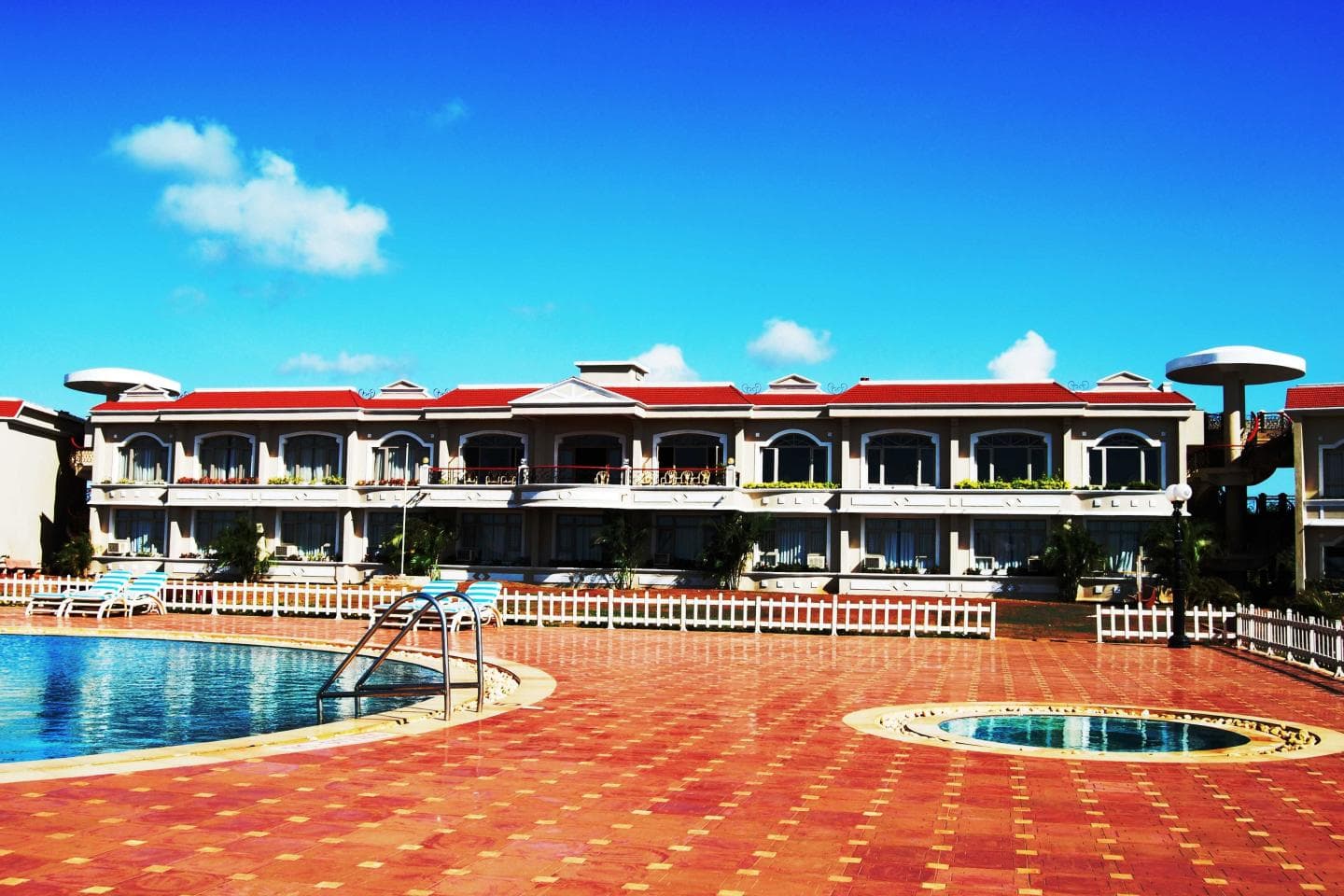 15 Resorts in Ratnagiri, Book Now & Get Upto 50% Off