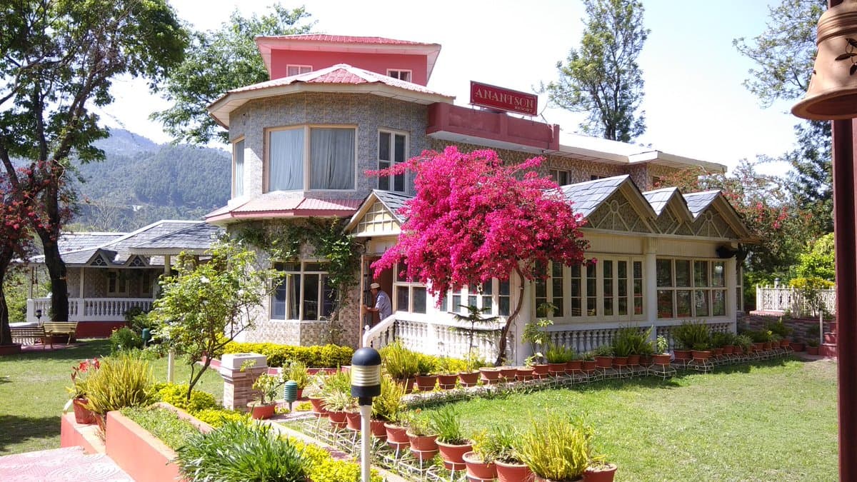4 Best Resorts in Chamba - {{year}}: Reviews, Offers & Photos