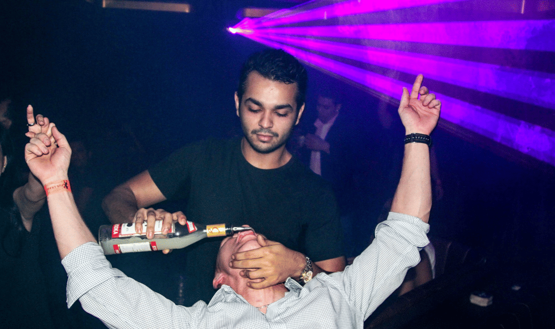 Pub Crawl in Singapore | Buy Online @ ₹1235 &amp; Get 26% off