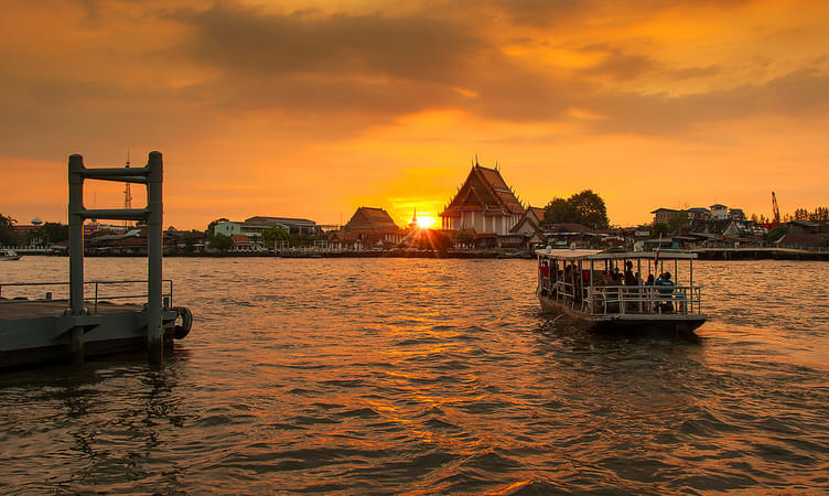 Bangkok Sightseeing by Boat, Ferry and Tuk-tuk