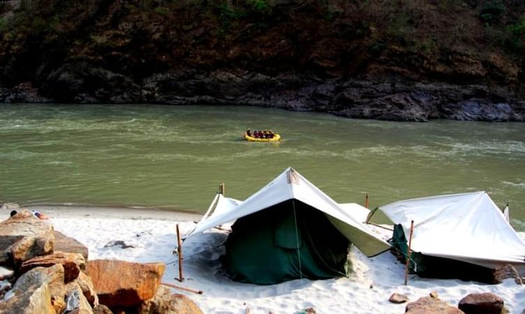 Rafting in Rishikesh Rapids