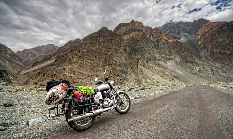 How to Rent a Bike for Ladakh Trip