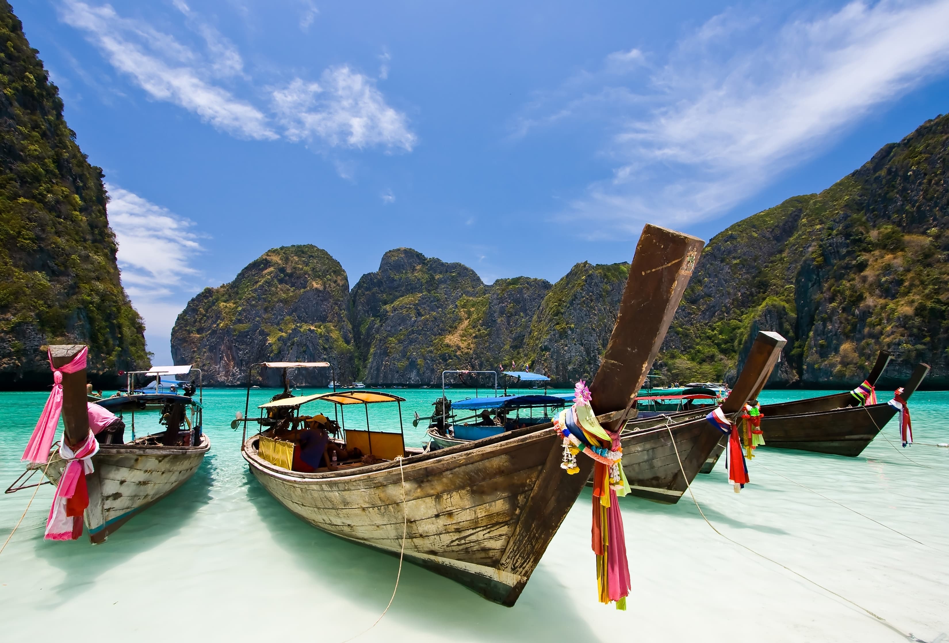 Private Boat Day Tour (6 People) to Phi Phi Island