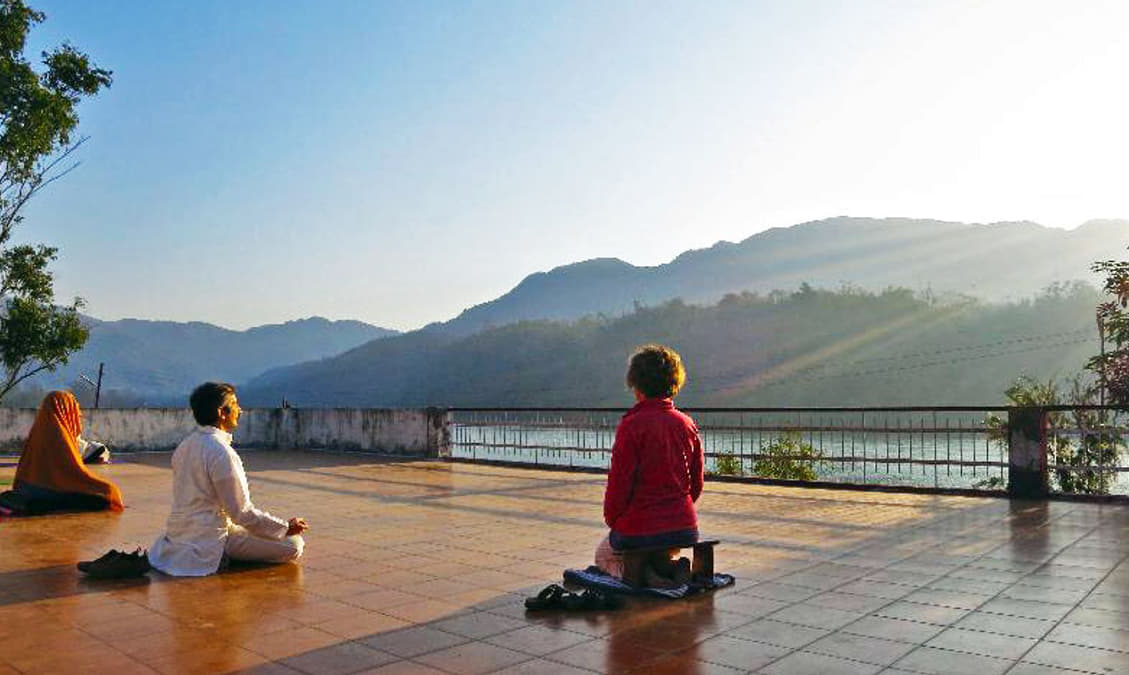 10 Best Places for Yoga in Rishikesh