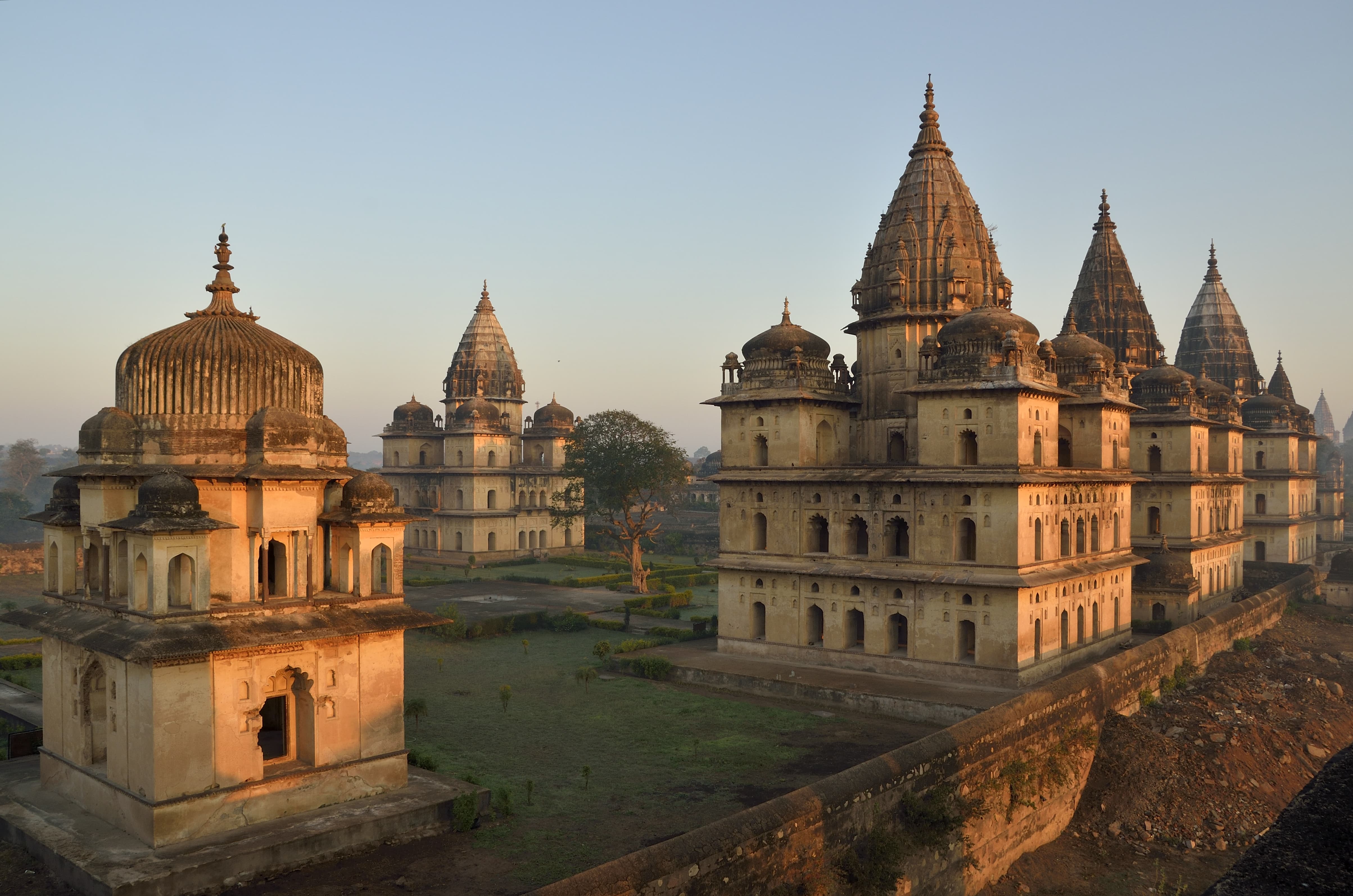 Orchha (499 kms from Delhi)
