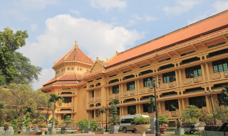 Full Day Tour in Hanoi with Green Car