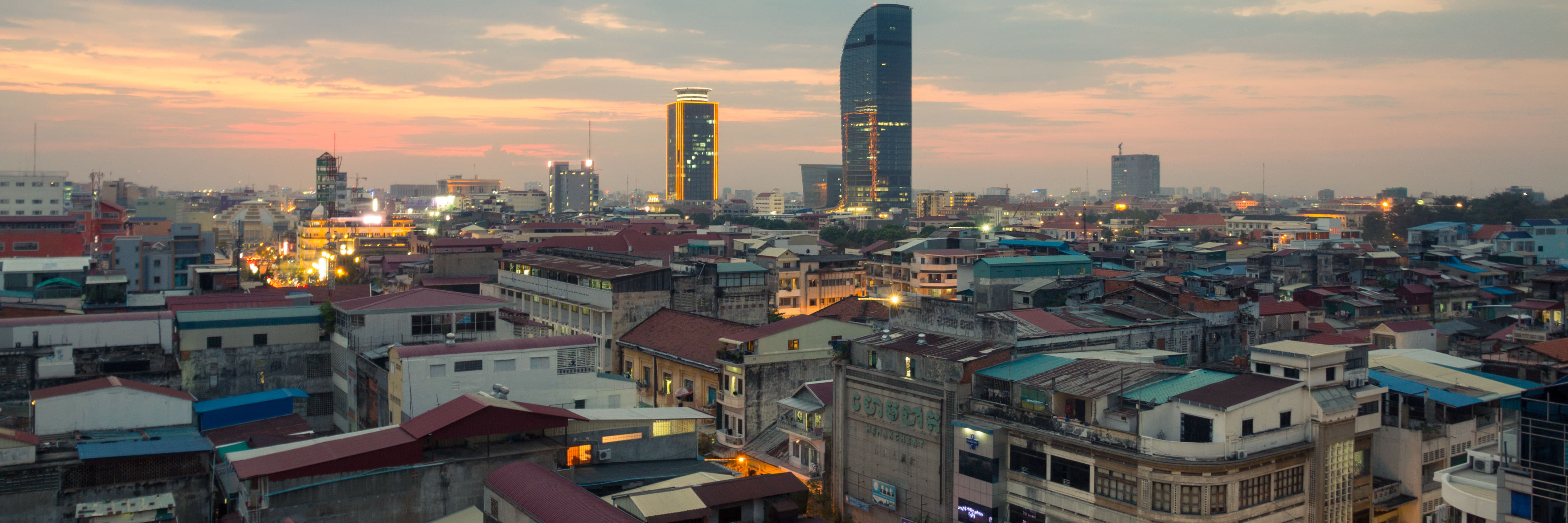  Phnom Penh Nightlife : A night full of light