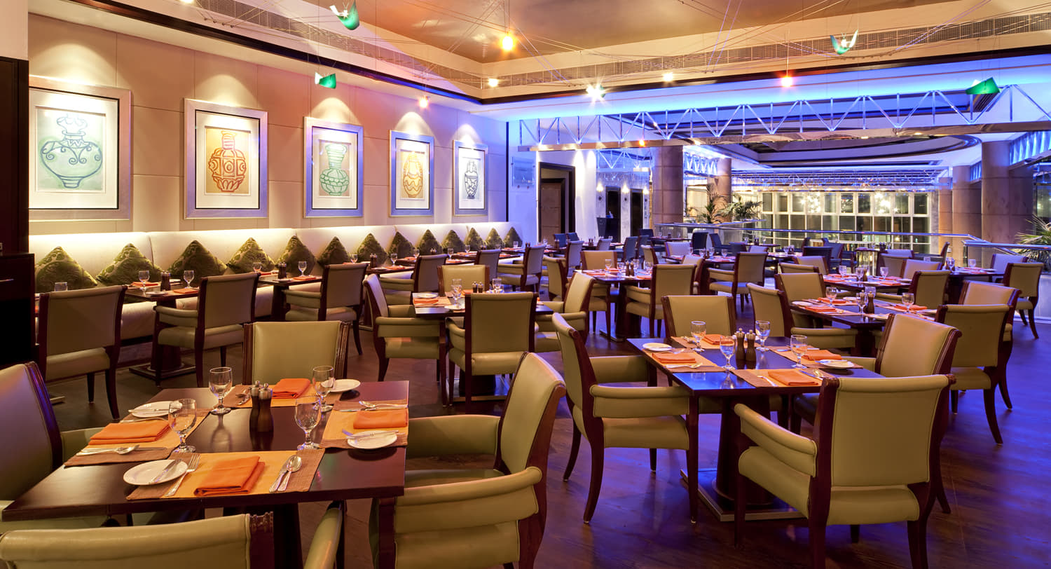 35 Best Restaurants in Dubai For An Authentic Dining Experience!