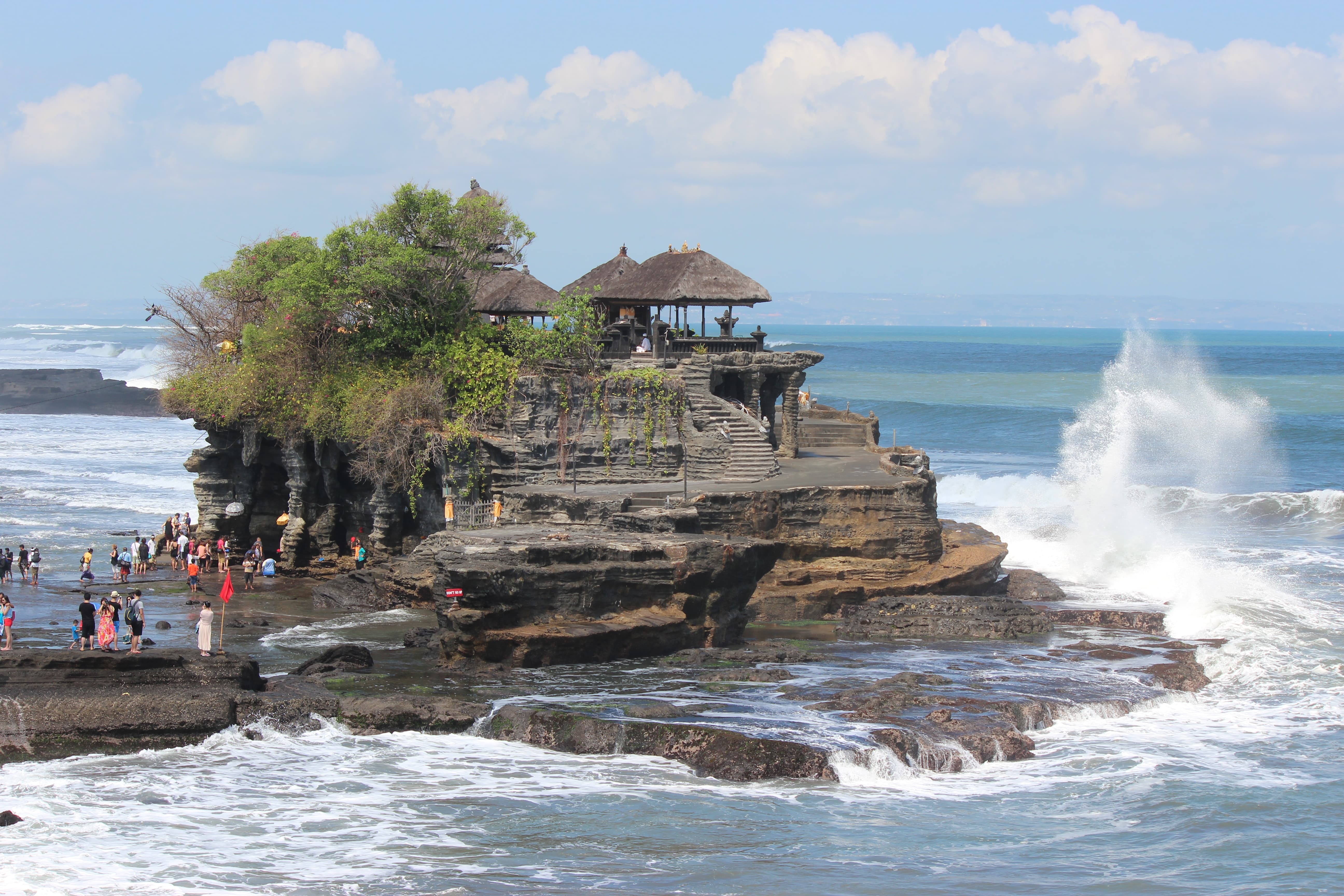 Meet the Locals on a Tanah Lot Tour