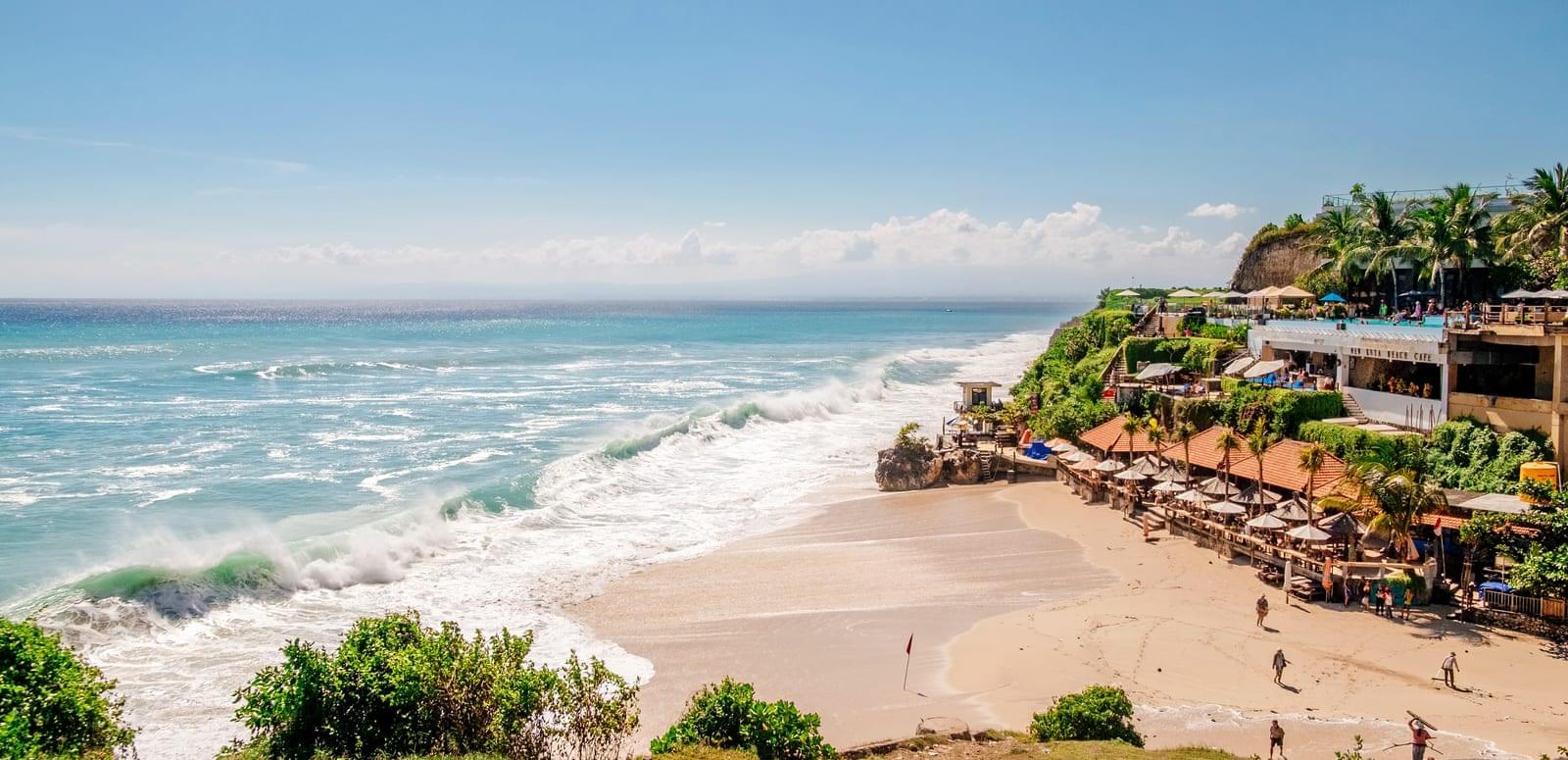 15 Best Uluwatu Beaches: Location, Activities & How to Reach