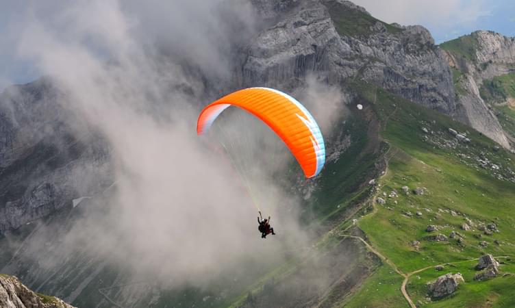 1571484588 paragliding in india 1438933021 5fijfm