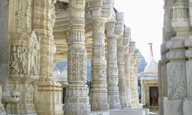 1492501545 pillars at the mirpur jain temple