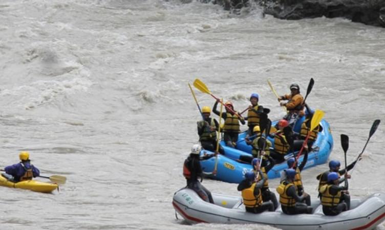 Rafting & Kayaking in Indus River