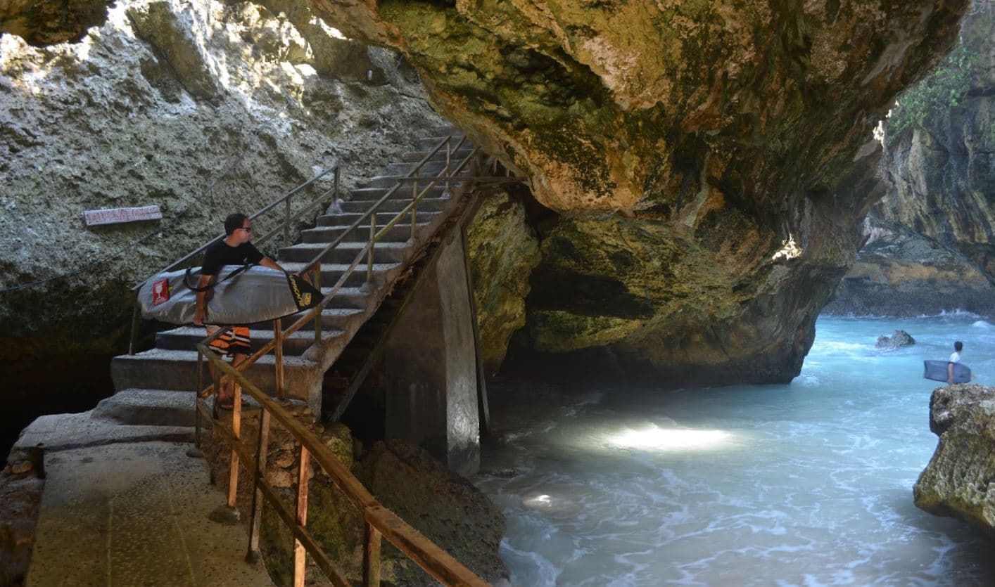 Visit The Cave Under Uluwatu Beach