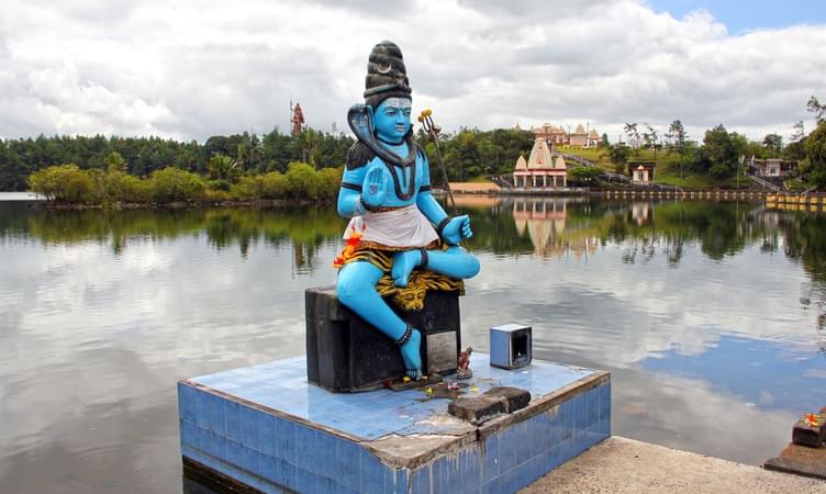 Visit Lord Sacred Temple of Lord Shiva - Grand Bassin Lake