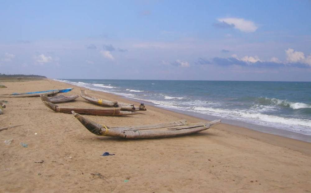 Kelshi Beach (215 km from Mumbai)