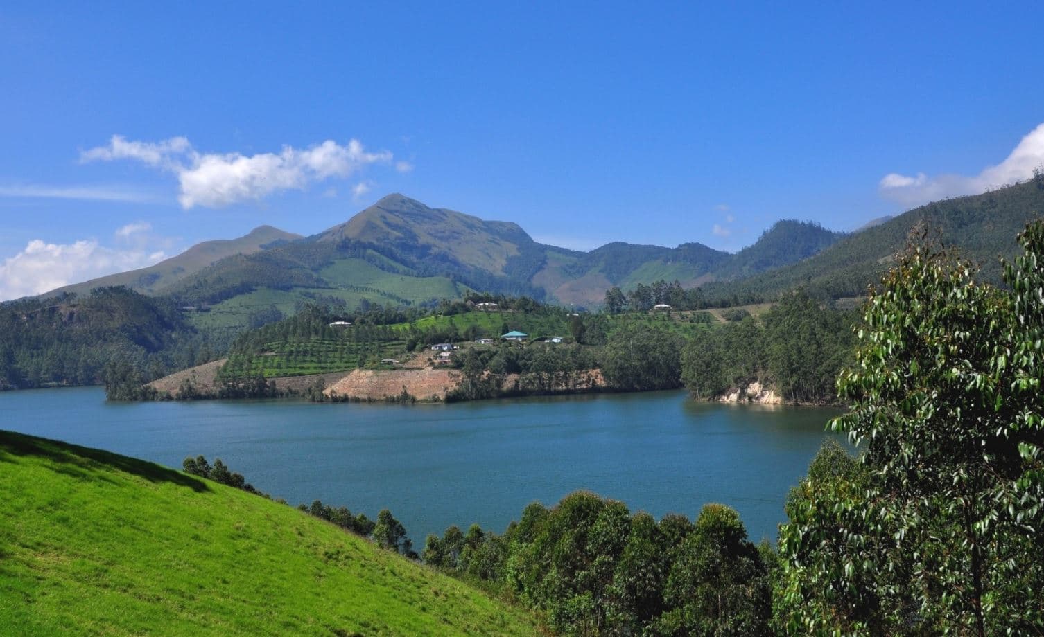 Get Romantic View At Mattupetty Lake