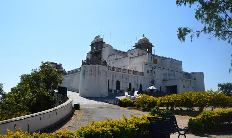 Visit Monsoon Palace