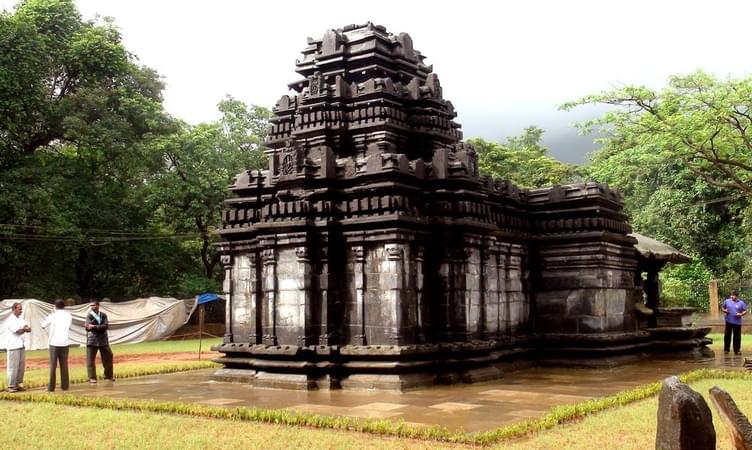 Mahadev Temple, Tambdisurla