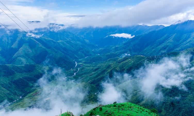 Abode of Clouds: An Amazing Meghalaya Tour Package