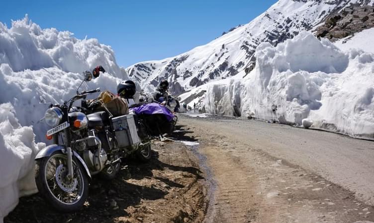 Head to Rohtang Pass