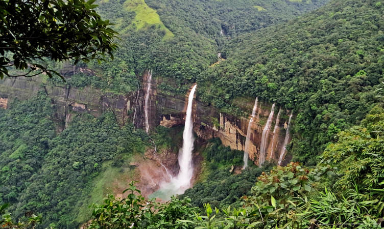 Nohkalikai Waterfalls (54 km from Shillong)