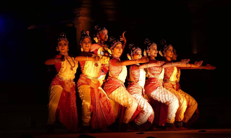Enjoy the Dance Festival in Khajuraho