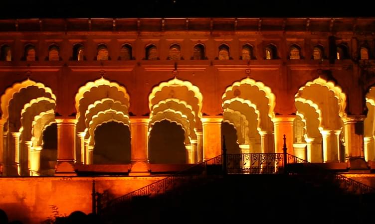 Attend Light and Sound Show at Orchha Fort