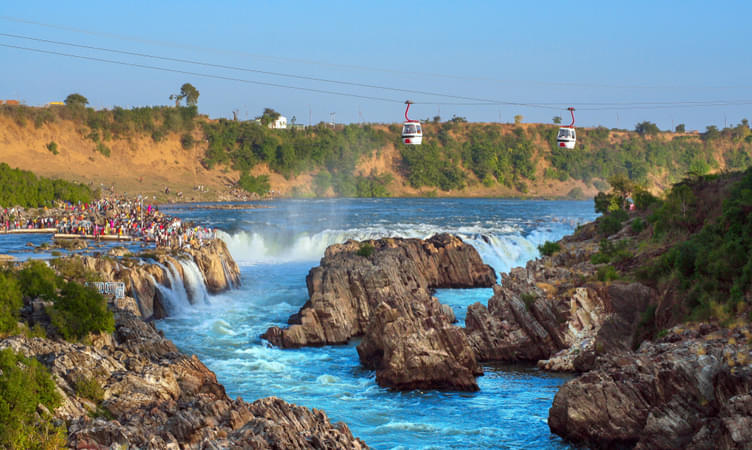 See the Mesmerising Beauty of the Dhuandhar Falls