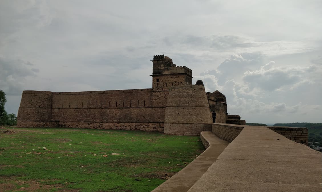 30 Best Places to Visit near Bhopal | Tourist Places near Bhopal