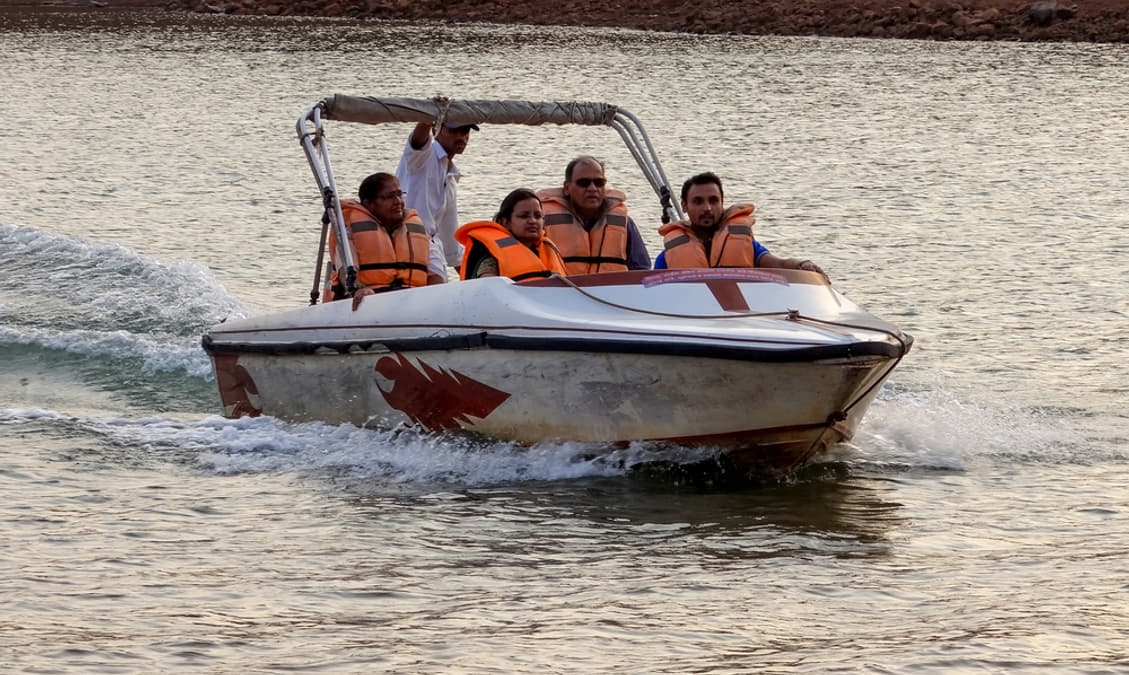 8 Best Water Sports near Indore