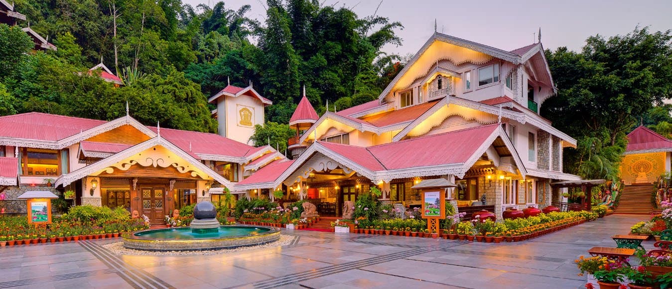 15 Resorts In Gangtok, Book Now & Get Upto 50% Off