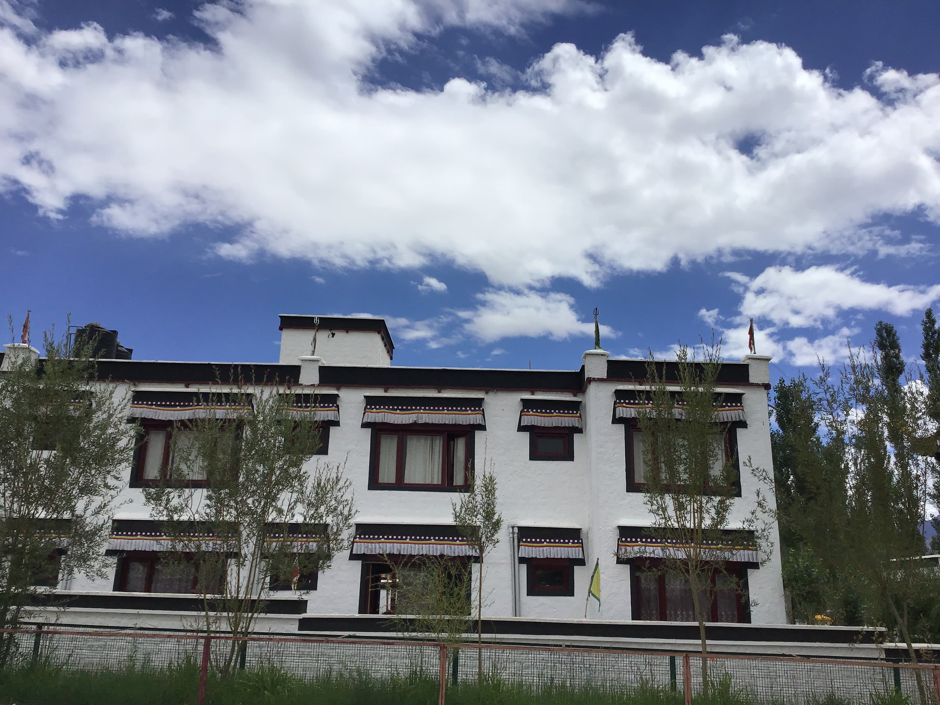 10 Hotels in Pangong Lake, Book Now & Get Upto 40% Off