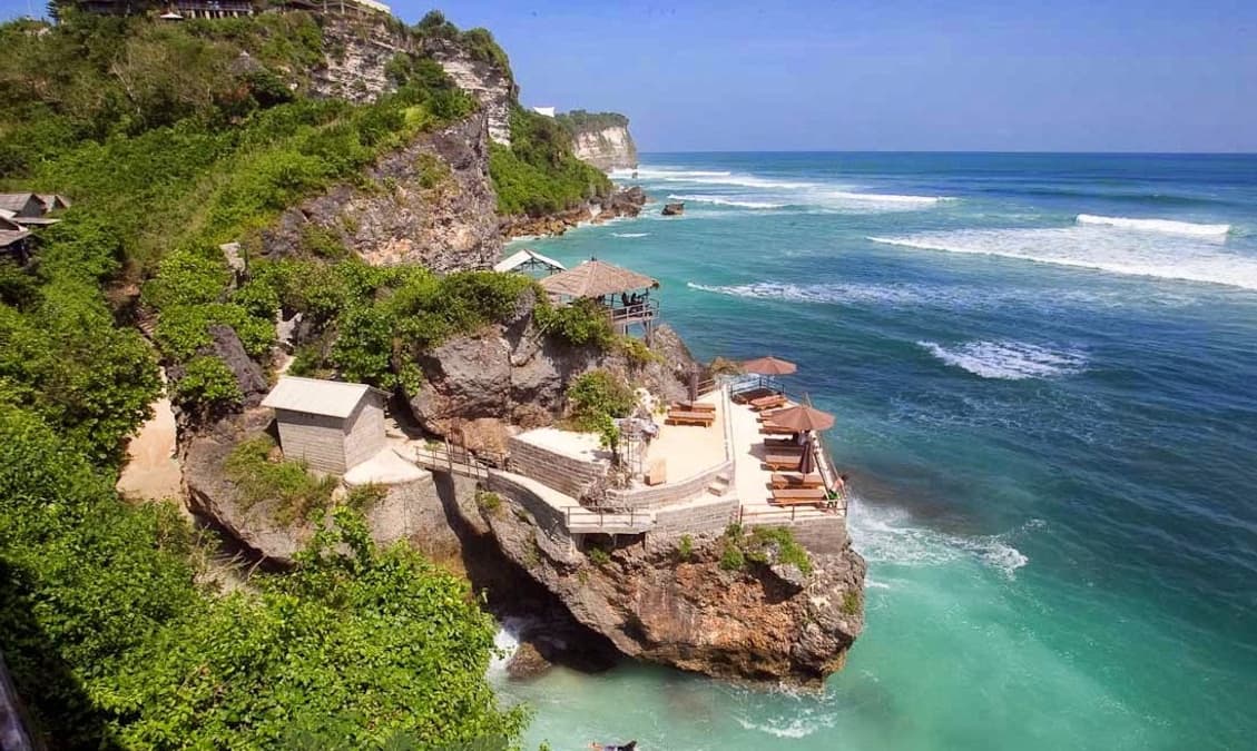 Uluwatu Beach