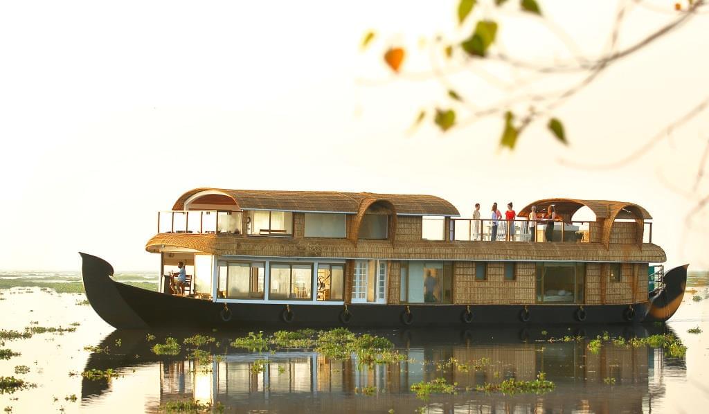 Luxury Houseboat Experience in Kochi