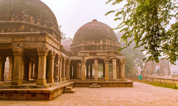 30 Places To Visit In Delhi With Friends - 2024 (with Photos)