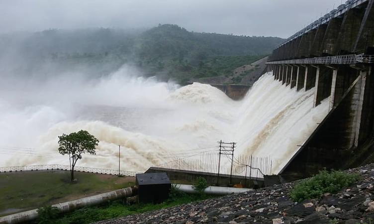 Mahi Dam (160 km from Udaipur)