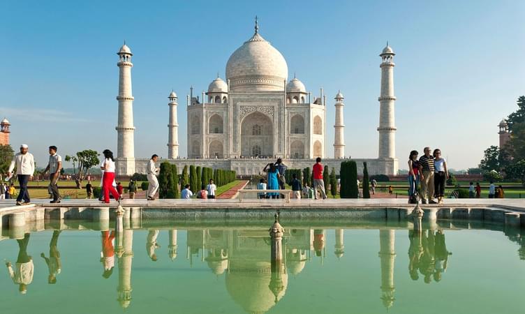 Witness The Charm Of Taj Mahal