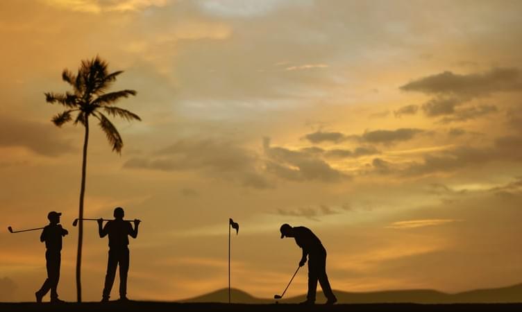 Enjoy Night Golf at Emirates Golf Club