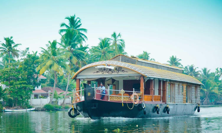 Sri Swasti Houseboats