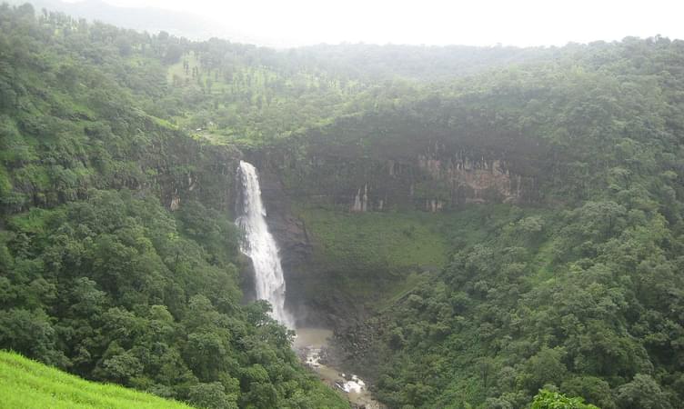 Dugarwadi Waterfall (250 km from Pune)