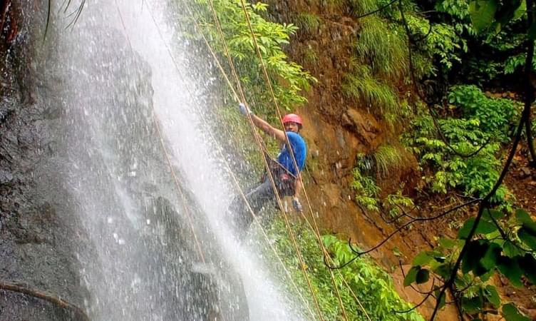 Bekare Falls (115 km from Pune)